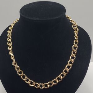 Elegant Gold Chain Necklace
